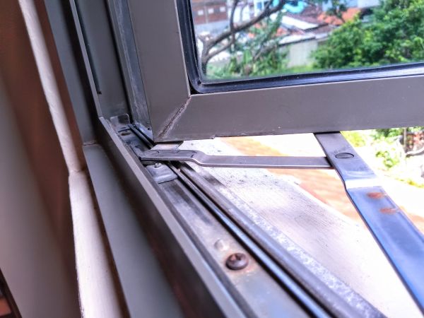 Cost of Hinged Window Replacement in Sebring